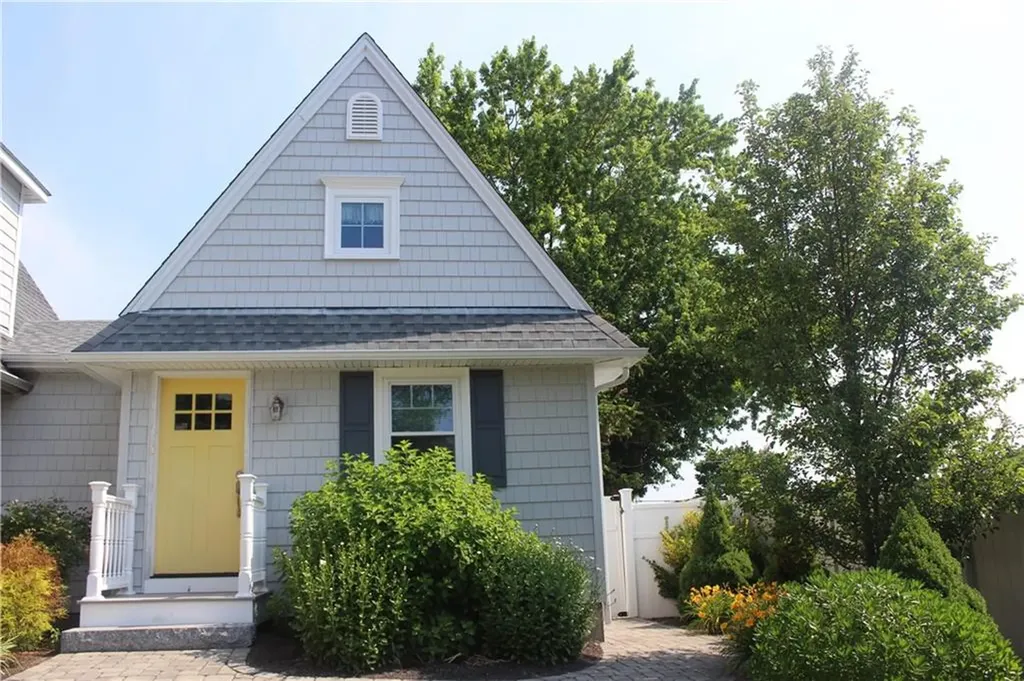 29 Chapmans Avenue Warwick RI 02886
