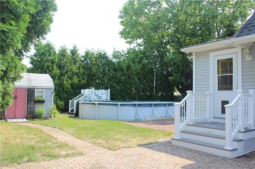29 Chapmans Avenue Warwick RI 02886