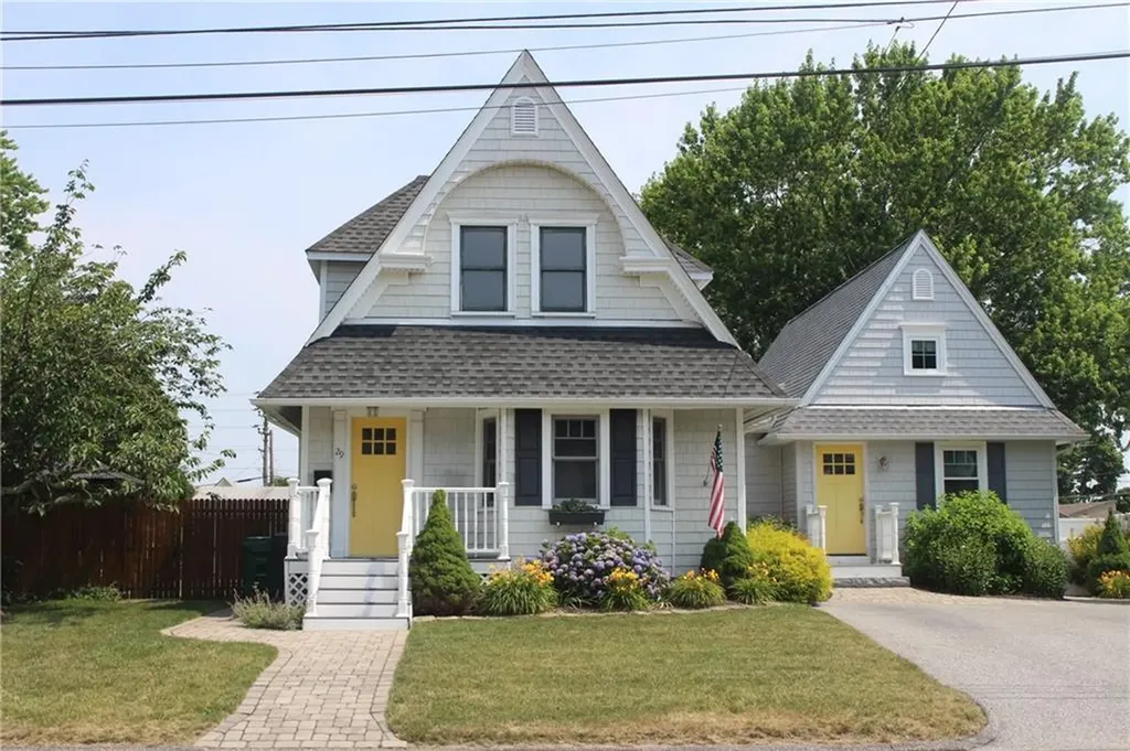 29 Chapmans Avenue Warwick RI 02886