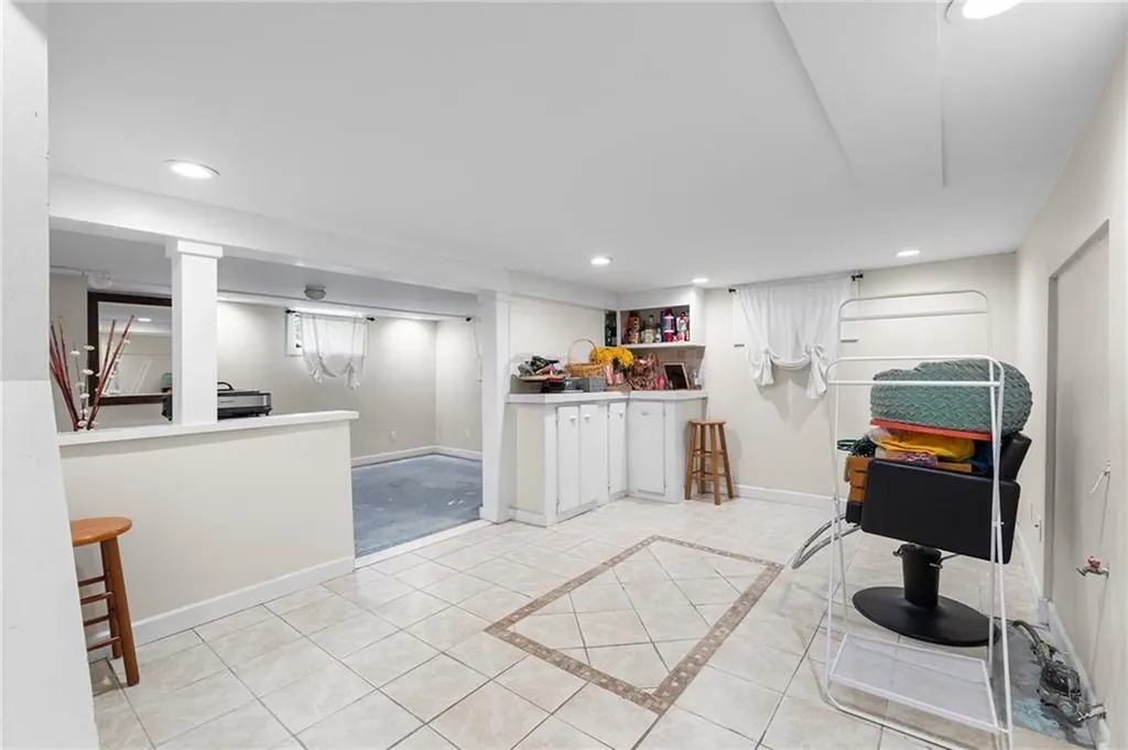 82 Phillips Street Woonsocket RI 02895