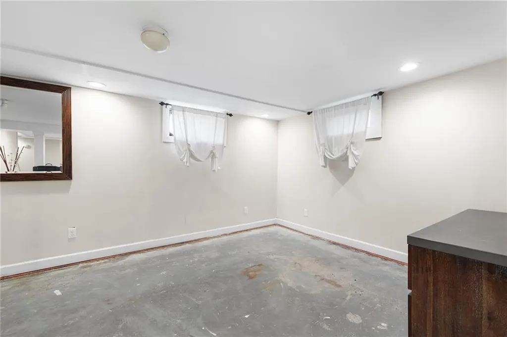 82 Phillips Street Woonsocket RI 02895