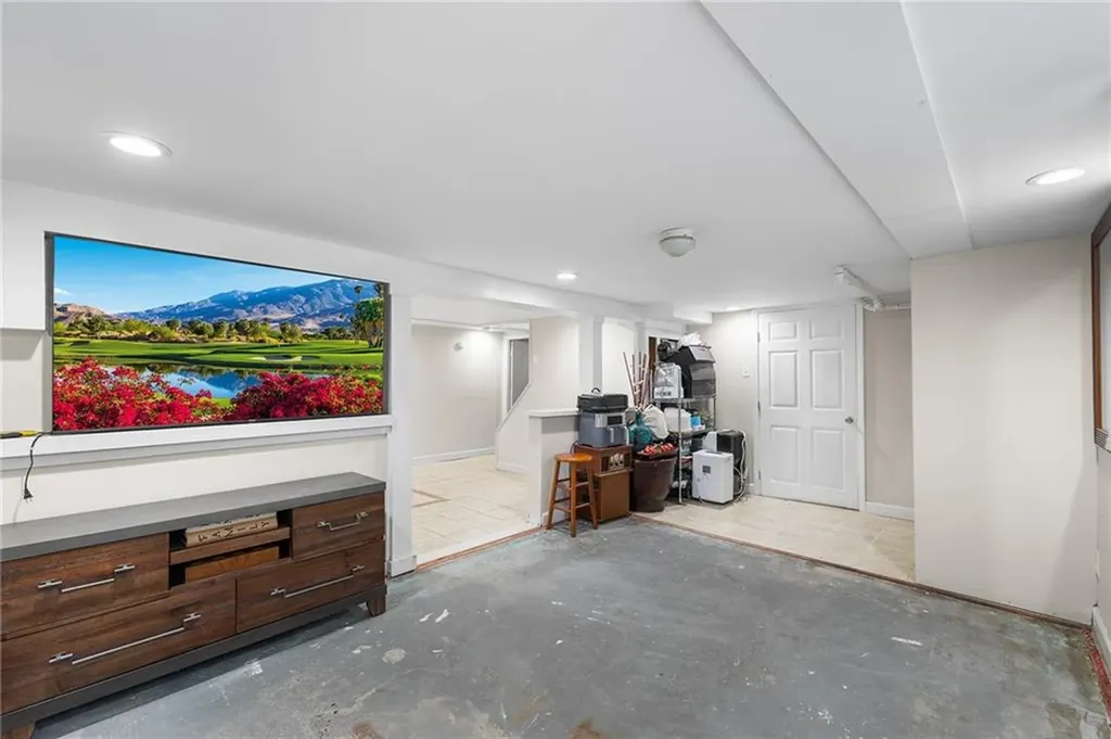 82 Phillips Street Woonsocket RI 02895