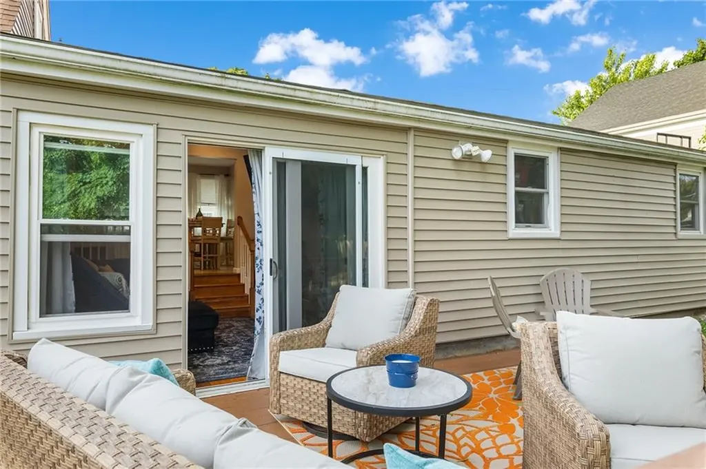 82 Phillips Street Woonsocket RI 02895