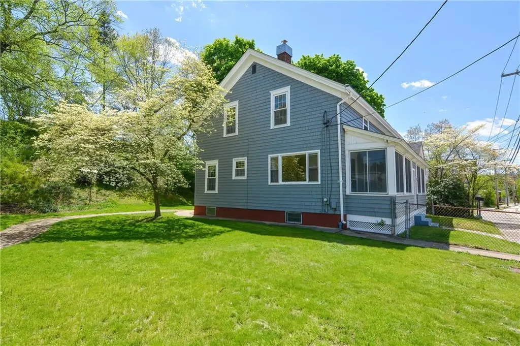24 Walker Street Lincoln RI 02865