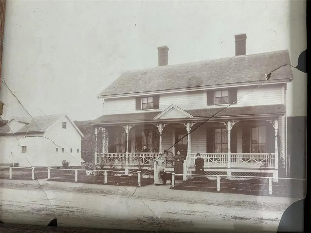 24 Walker Street Lincoln RI 02865
