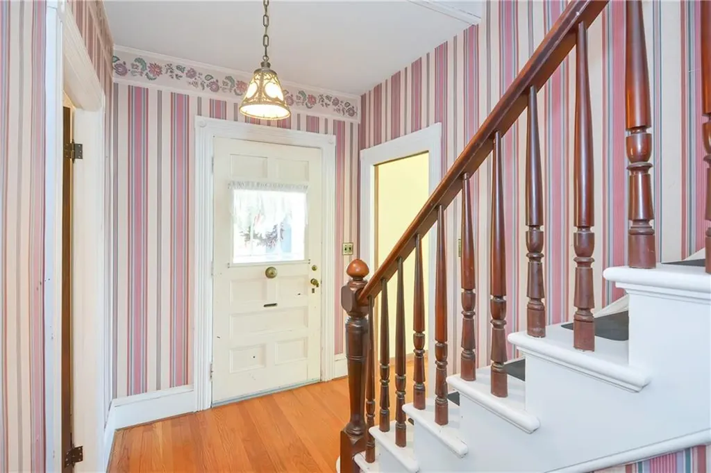 24 Walker Street Lincoln RI 02865