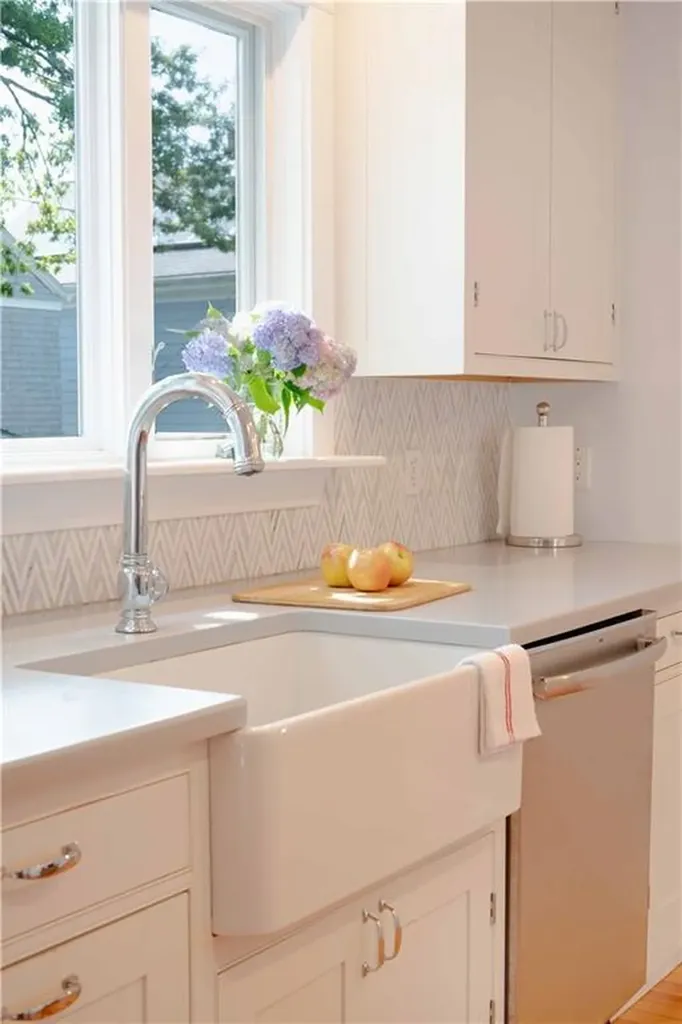 6 Dartmouth Street Newport RI 02840