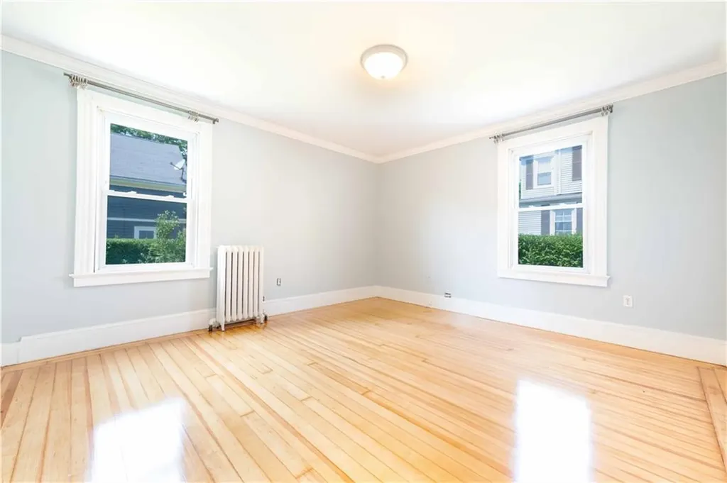 6 Dartmouth Street Newport RI 02840