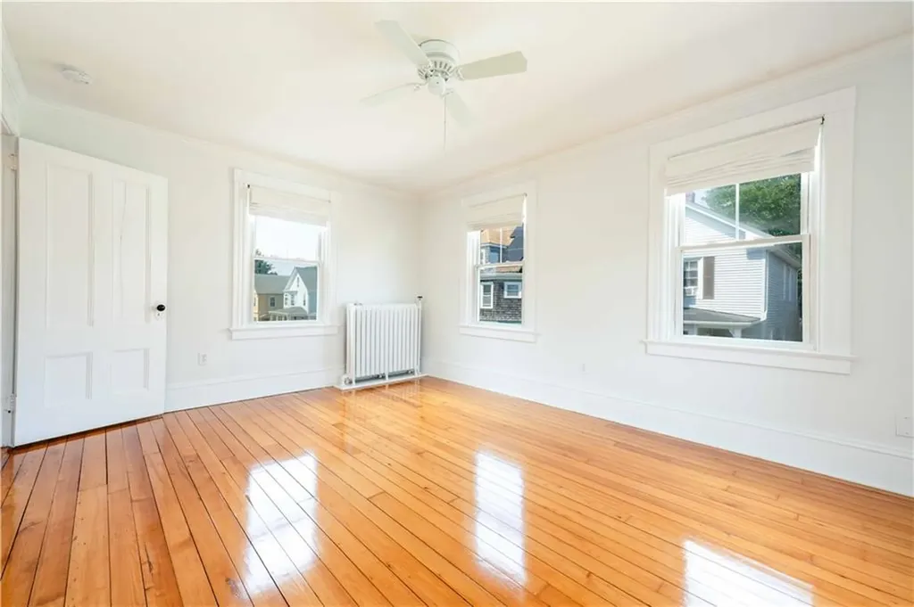 6 Dartmouth Street Newport RI 02840