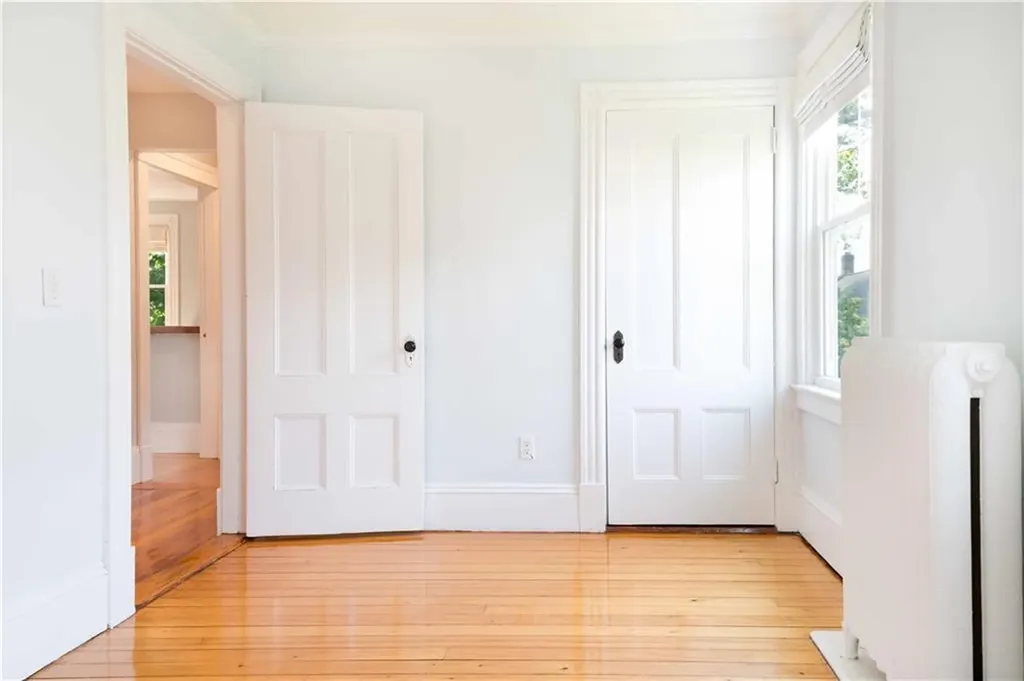 6 Dartmouth Street Newport RI 02840