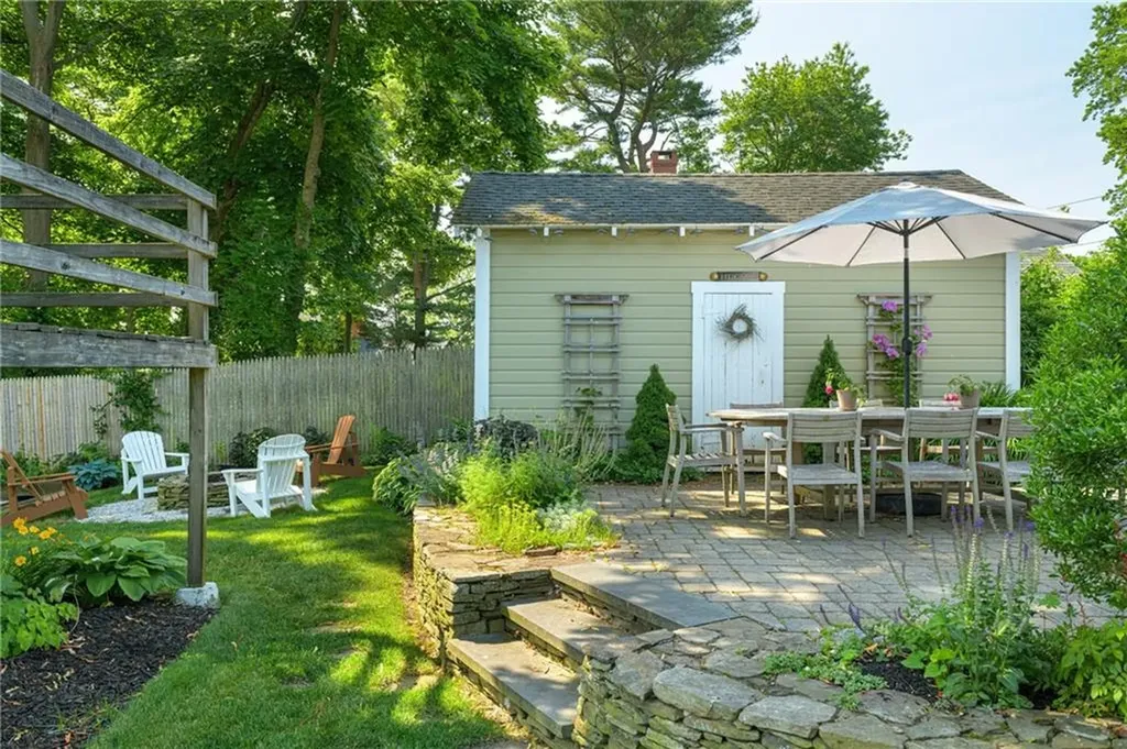 17 Lillis Avenue Barrington RI 02806