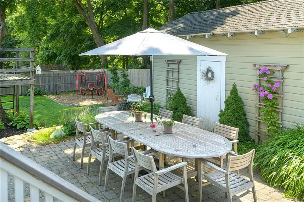 17 Lillis Avenue Barrington RI 02806