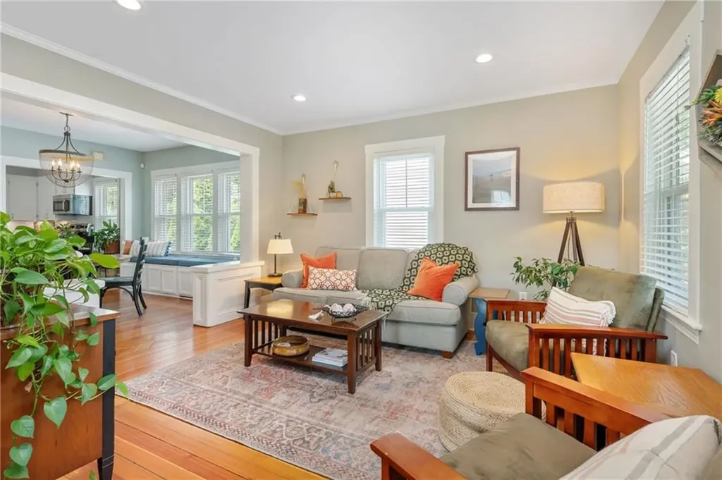 17 Lillis Avenue Barrington RI 02806