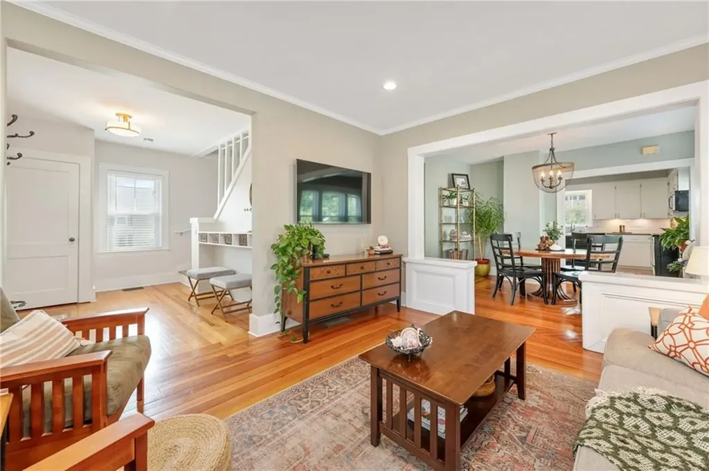 17 Lillis Avenue Barrington RI 02806