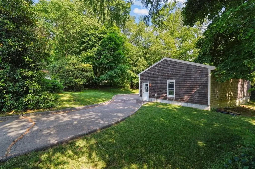 16 Laurel Lane Warren RI 02885