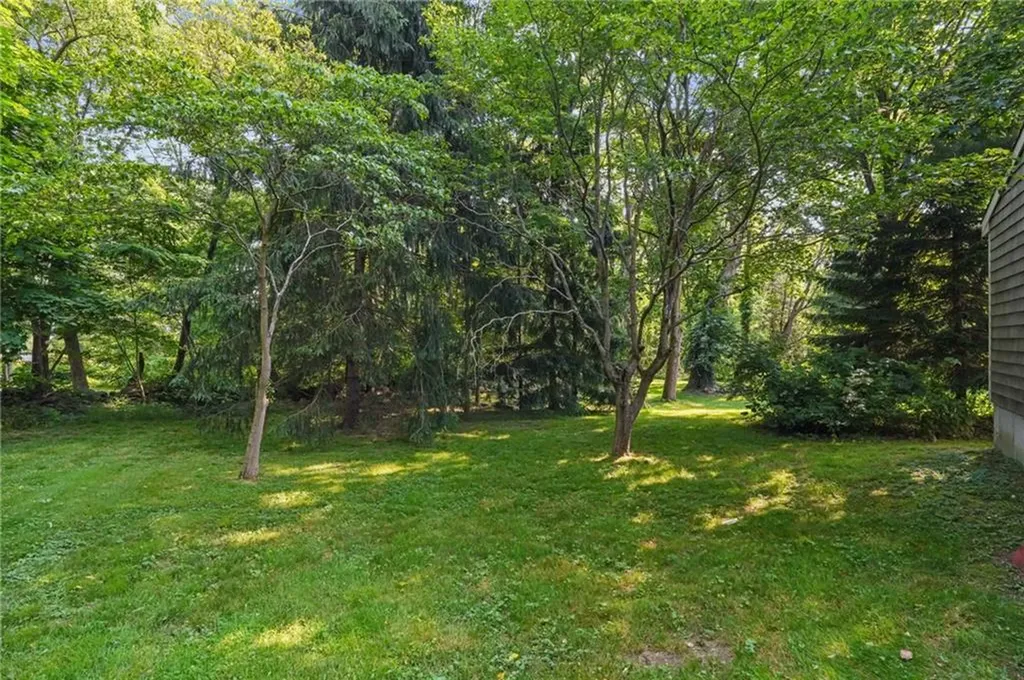 16 Laurel Lane Warren RI 02885