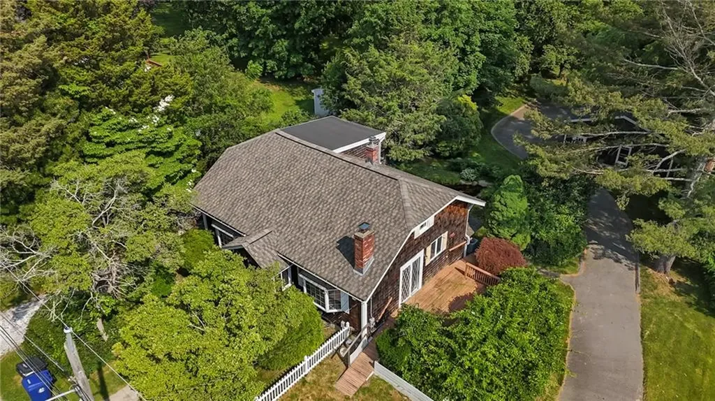 16 Laurel Lane Warren RI 02885