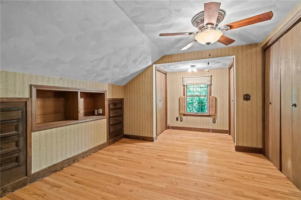 16 Laurel Lane Warren RI 02885