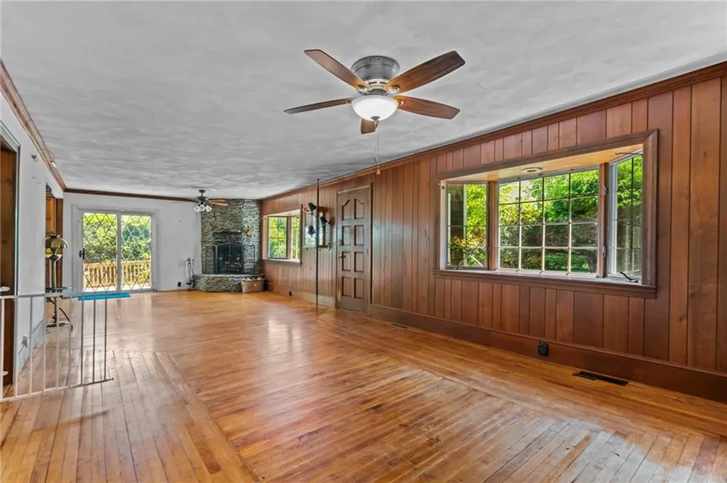 16 Laurel Lane Warren RI 02885