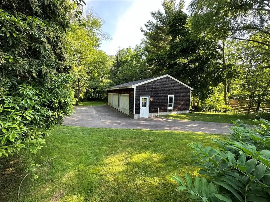16 Laurel Lane Warren RI 02885