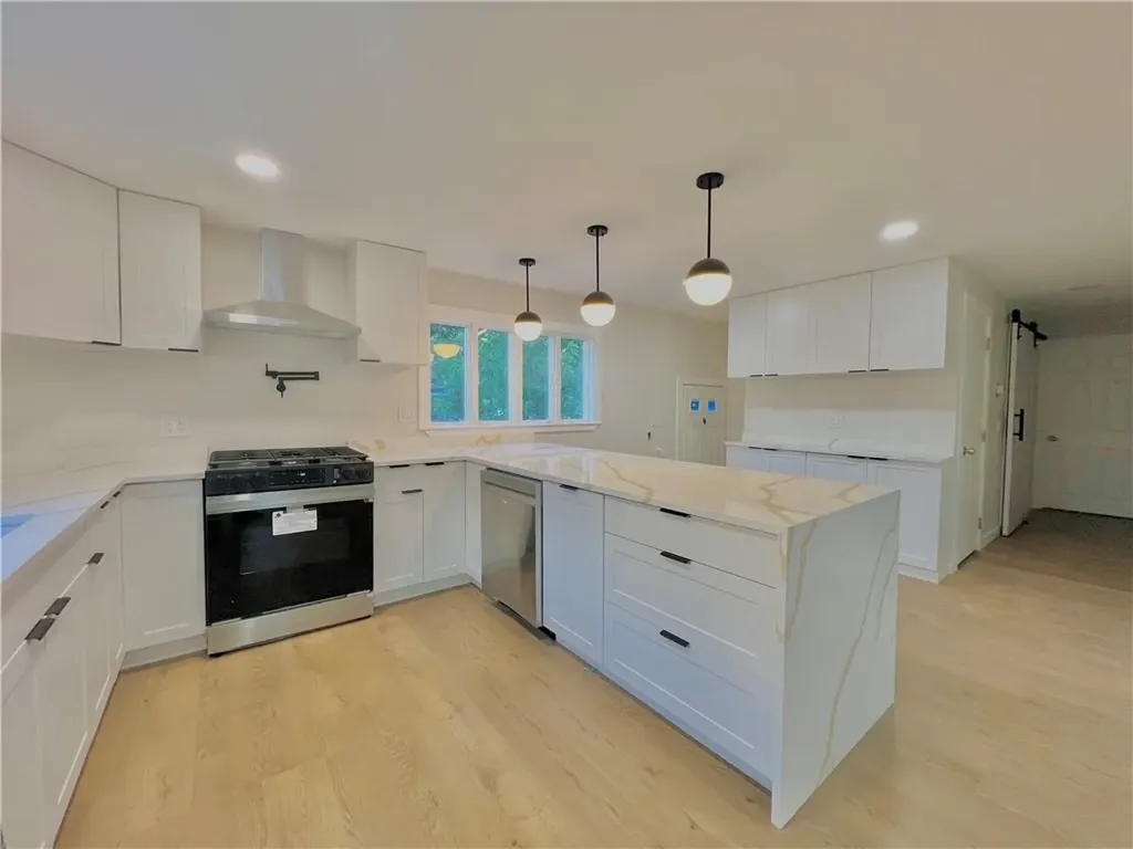 12 Job Street Providence RI 02904