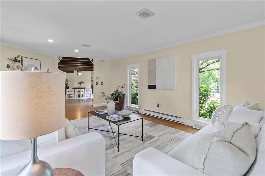 7 Fairview Circle Barrington RI 02806
