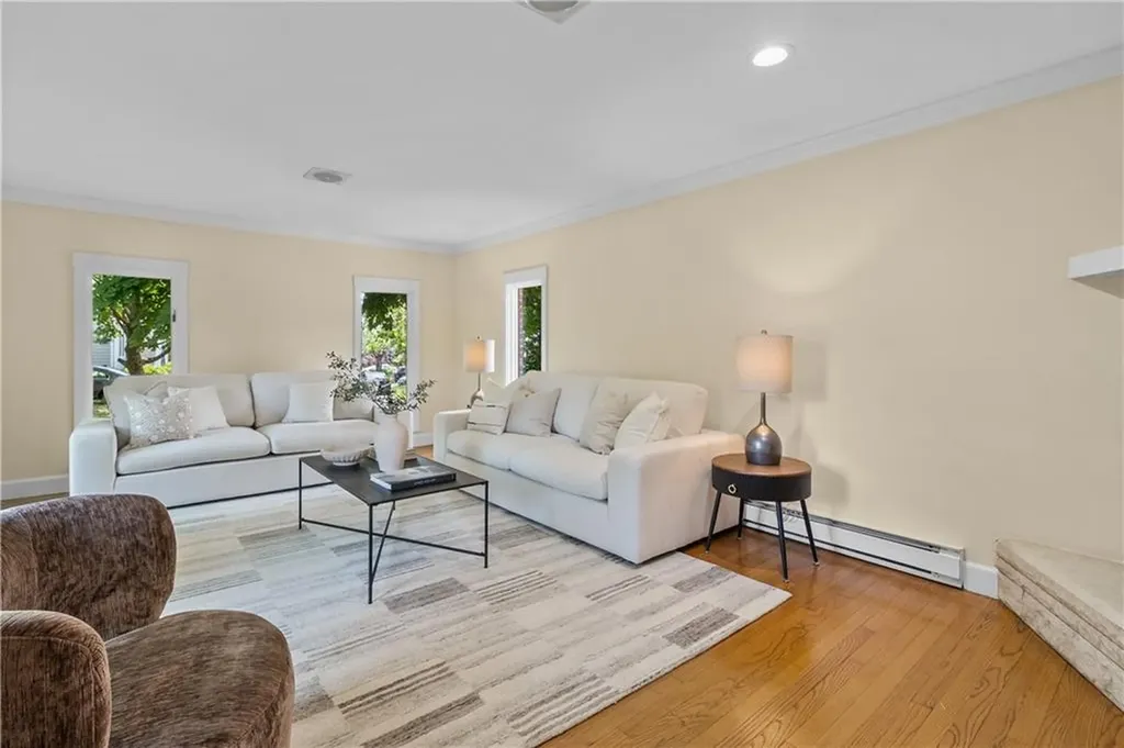 7 Fairview Circle Barrington RI 02806