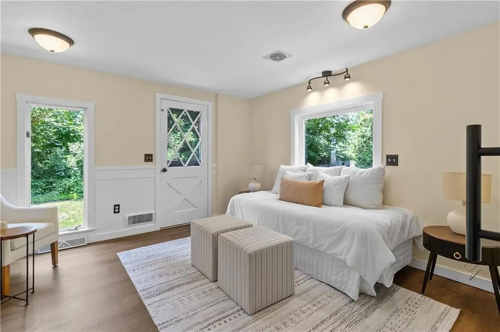 7 Fairview Circle Barrington RI 02806