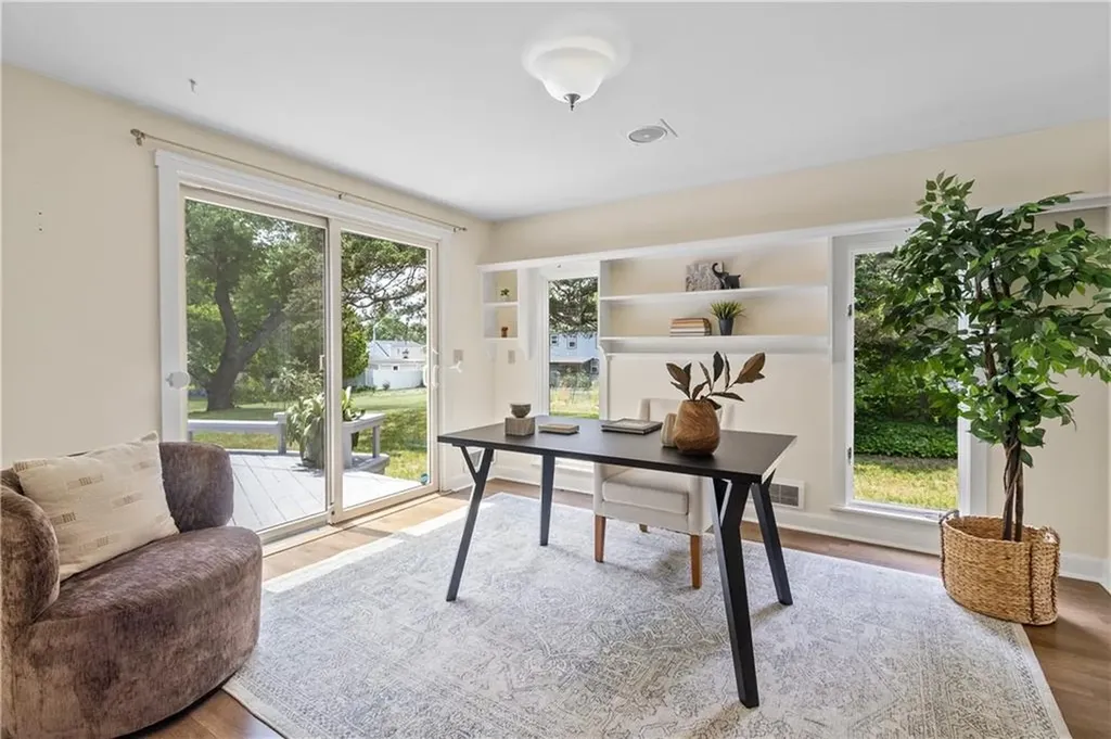 7 Fairview Circle Barrington RI 02806