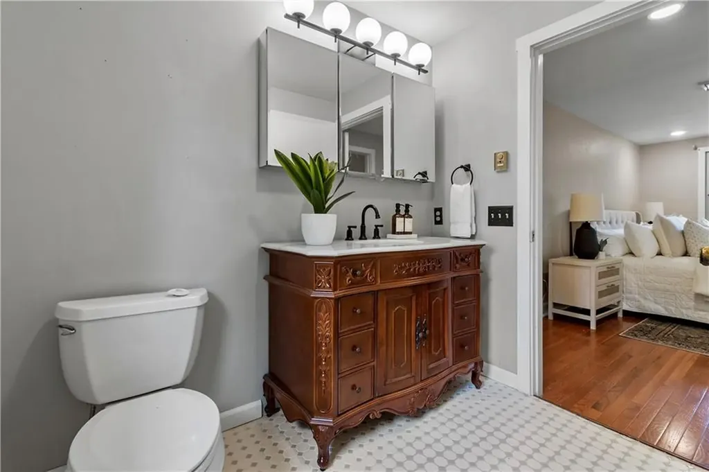7 Fairview Circle Barrington RI 02806