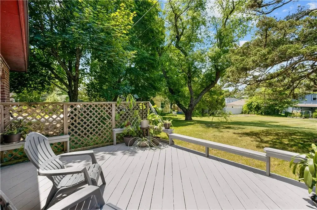 7 Fairview Circle Barrington RI 02806