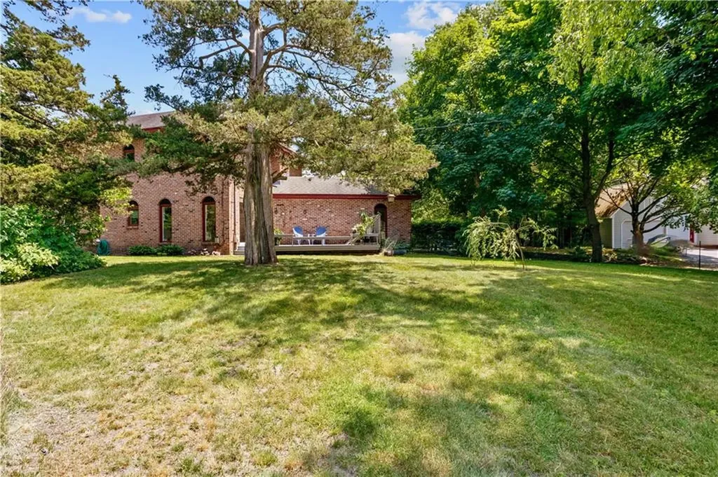 7 Fairview Circle Barrington RI 02806