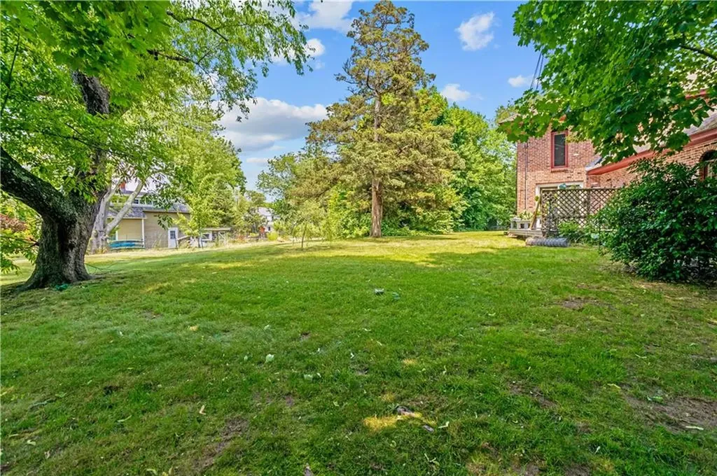 7 Fairview Circle Barrington RI 02806