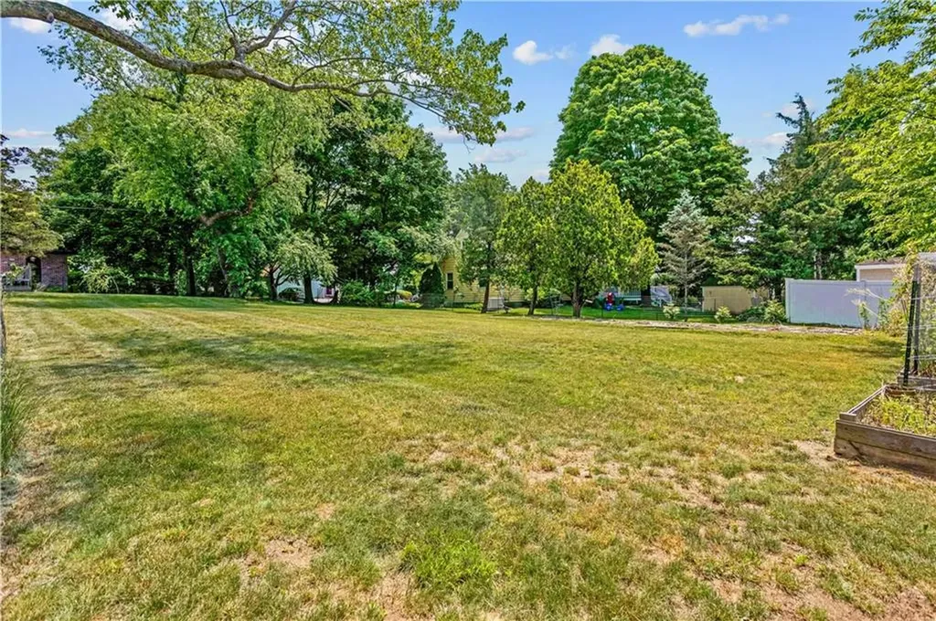 7 Fairview Circle Barrington RI 02806