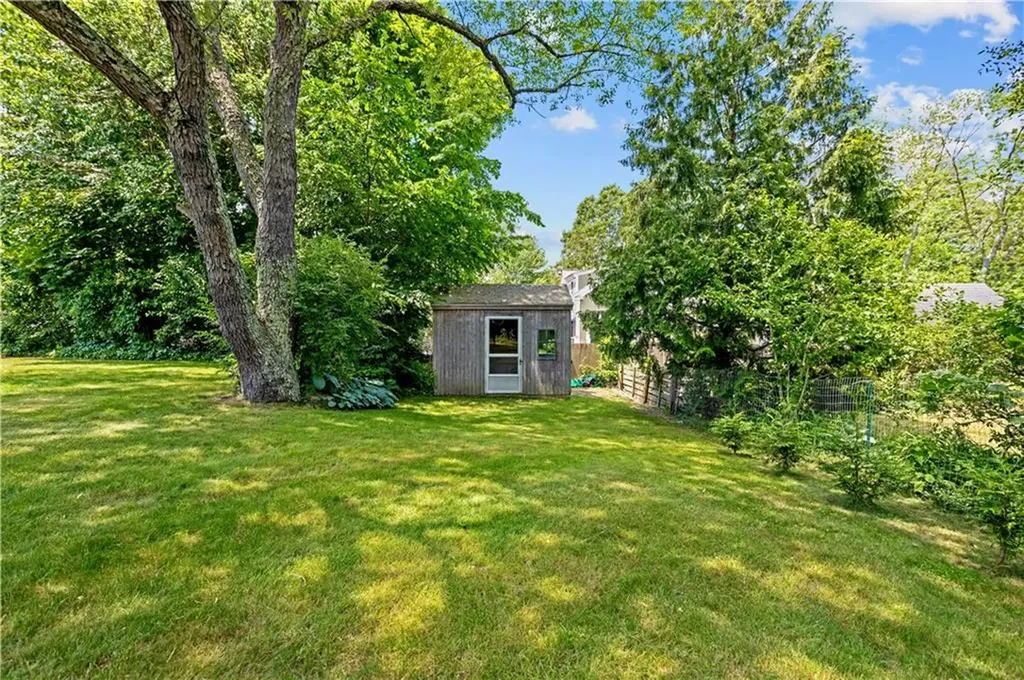 7 Fairview Circle Barrington RI 02806