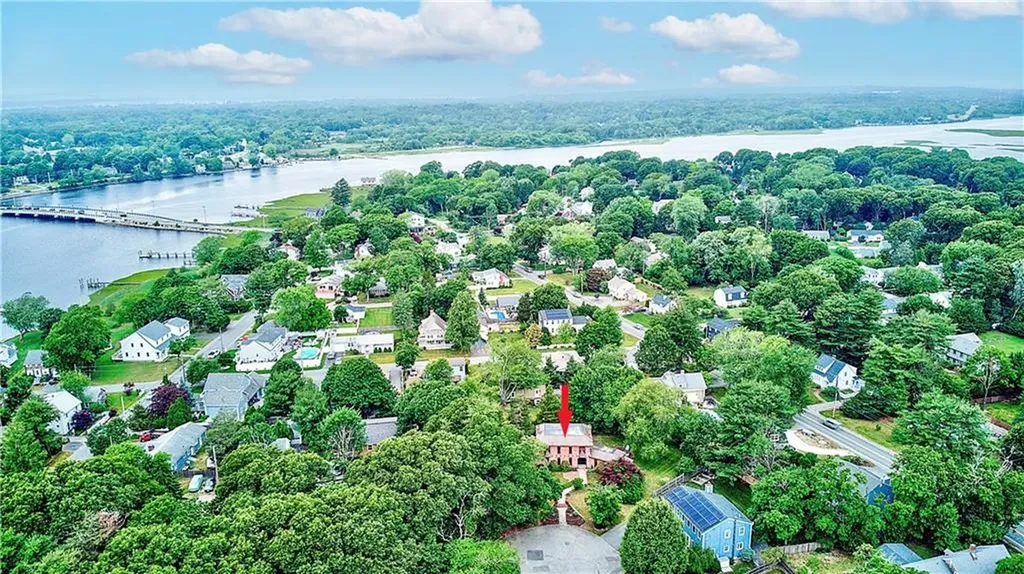 7 Fairview Circle Barrington RI 02806