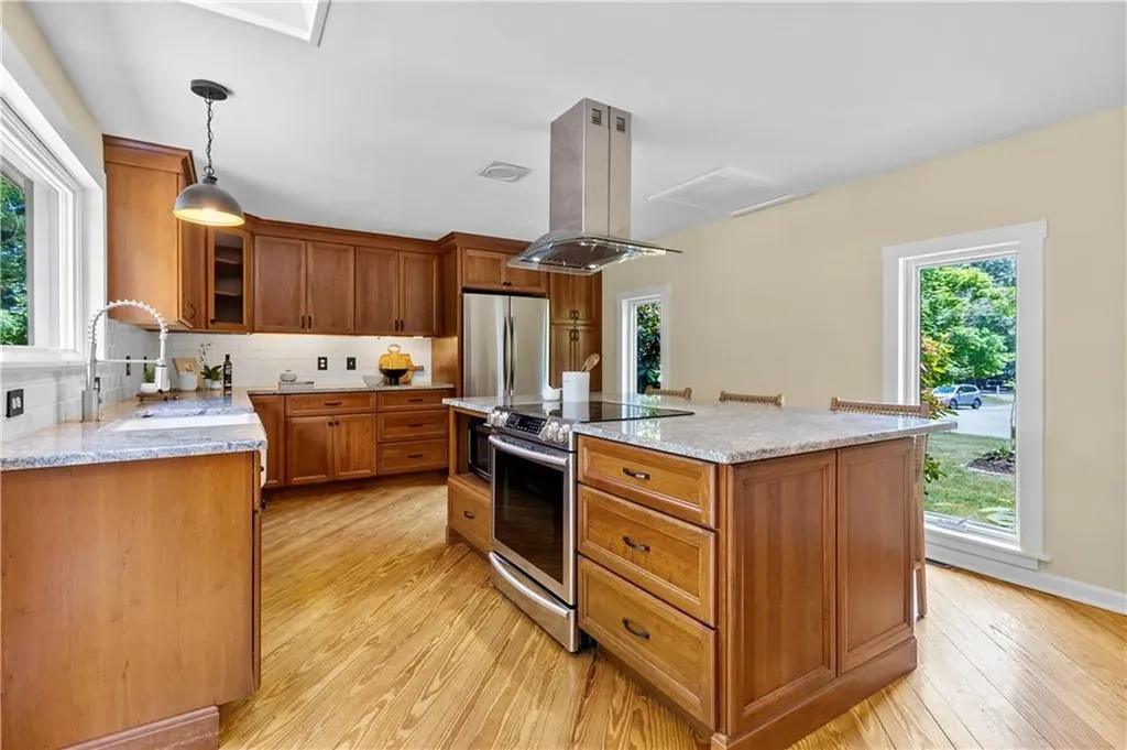 7 Fairview Circle Barrington RI 02806