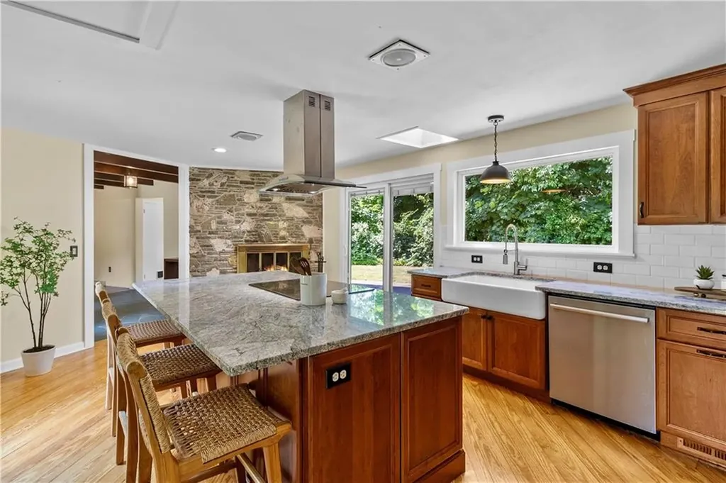 7 Fairview Circle Barrington RI 02806