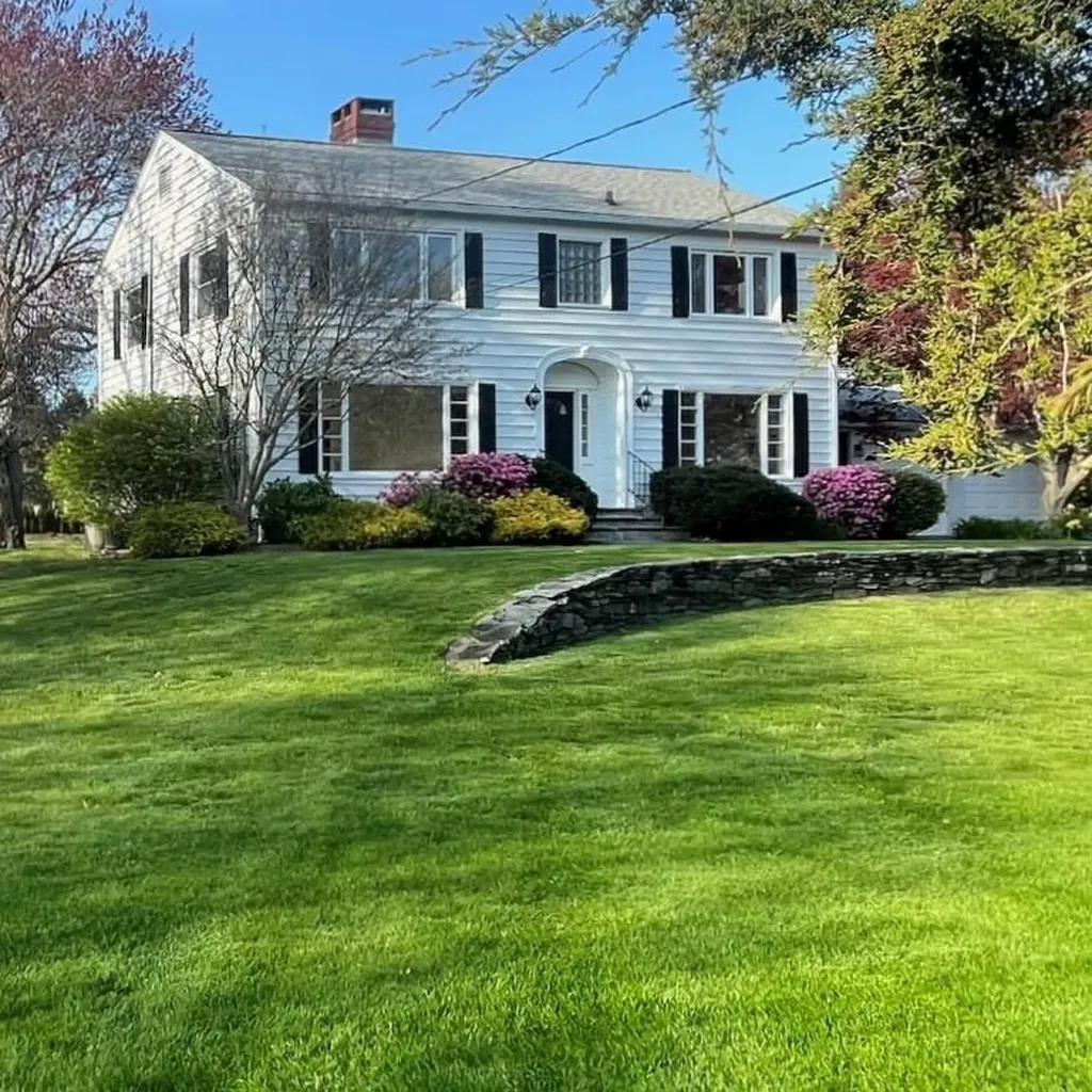 63 Briarcliff Avenue Warwick RI 02889