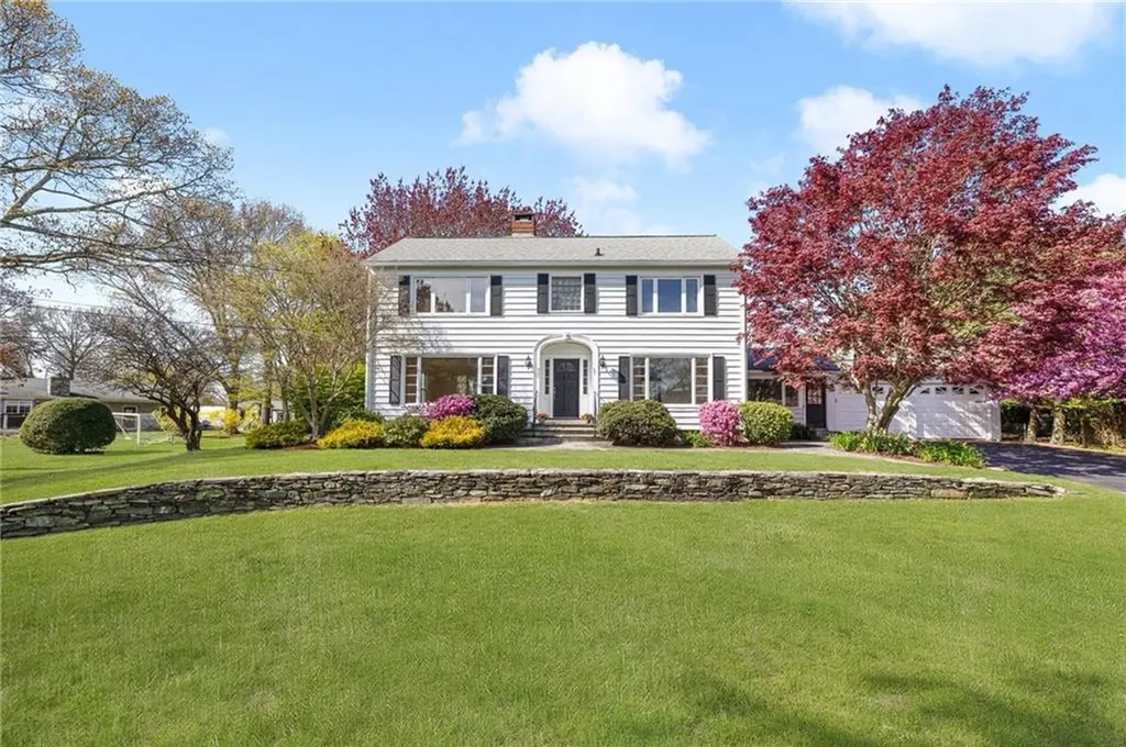 63 Briarcliff Avenue Warwick RI 02889