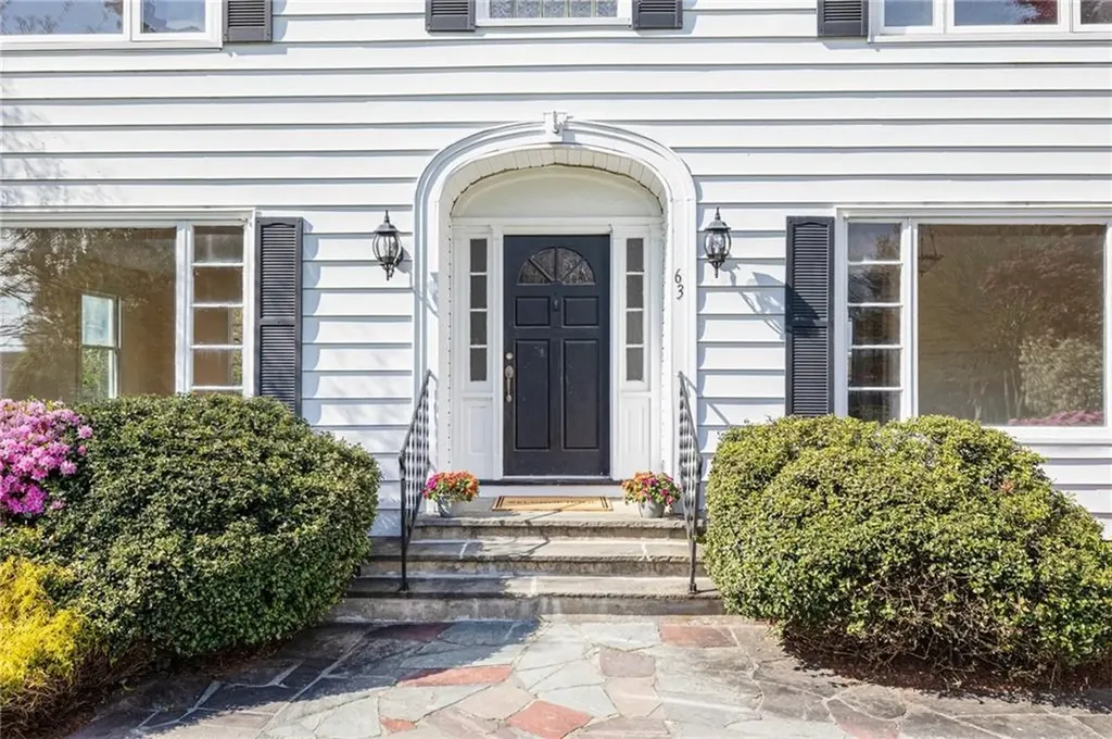 63 Briarcliff Avenue Warwick RI 02889