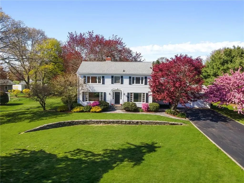 63 Briarcliff Avenue Warwick RI 02889