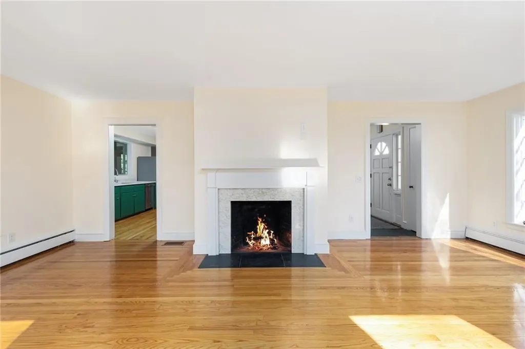 63 Briarcliff Avenue Warwick RI 02889