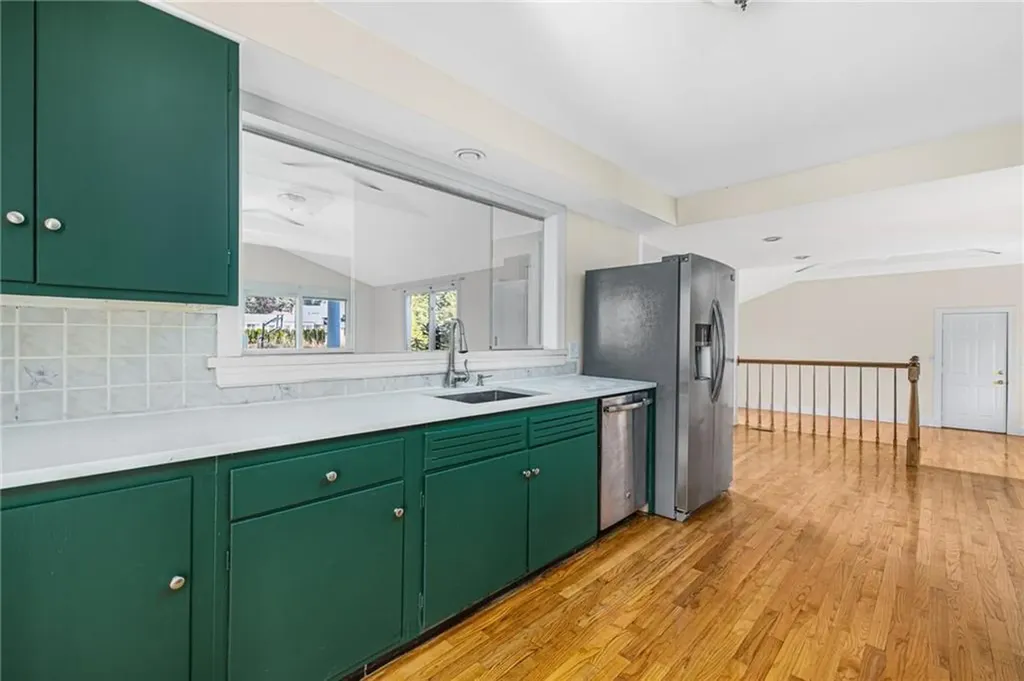 63 Briarcliff Avenue Warwick RI 02889