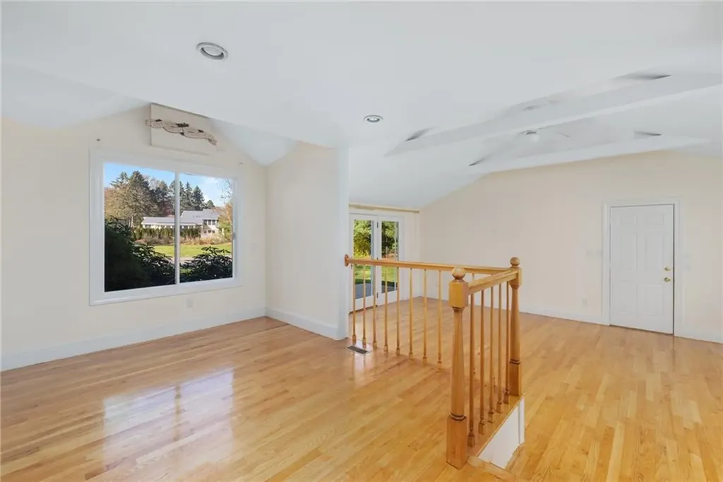 63 Briarcliff Avenue Warwick RI 02889