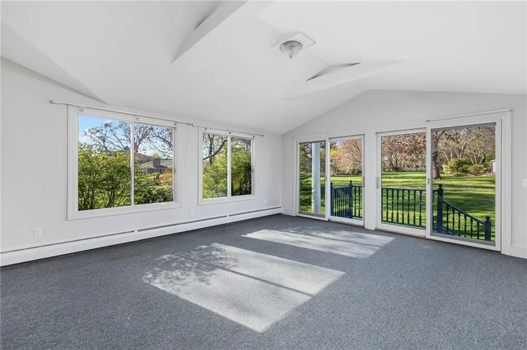63 Briarcliff Avenue Warwick RI 02889