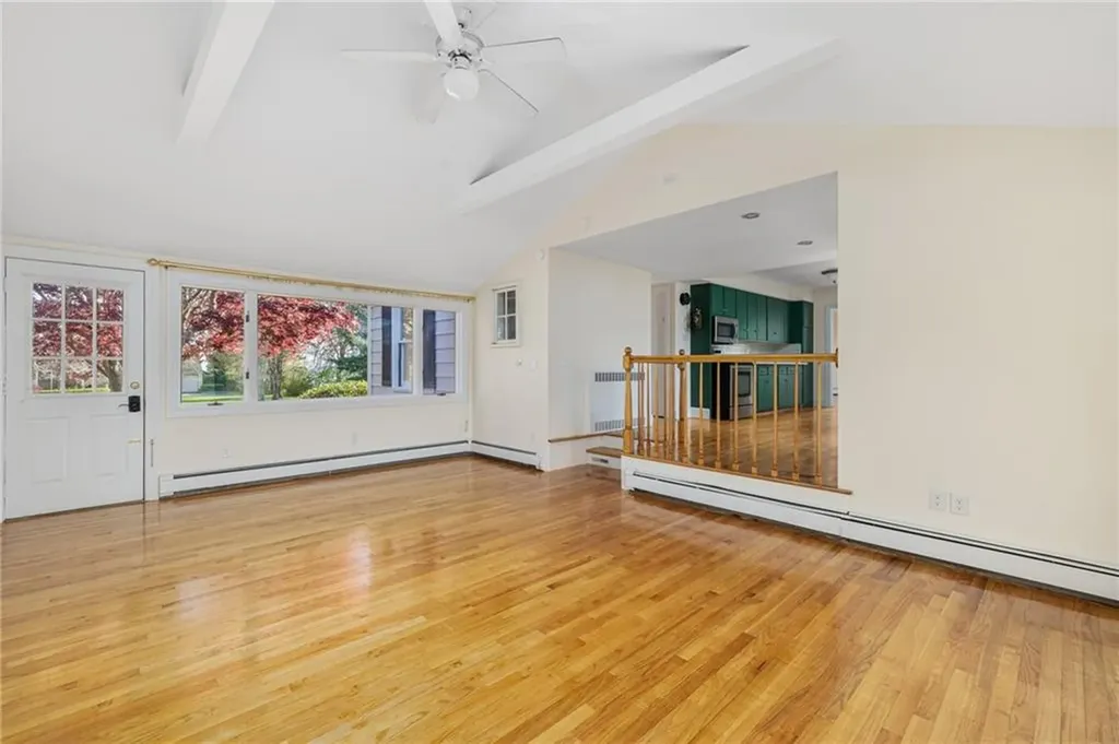 63 Briarcliff Avenue Warwick RI 02889