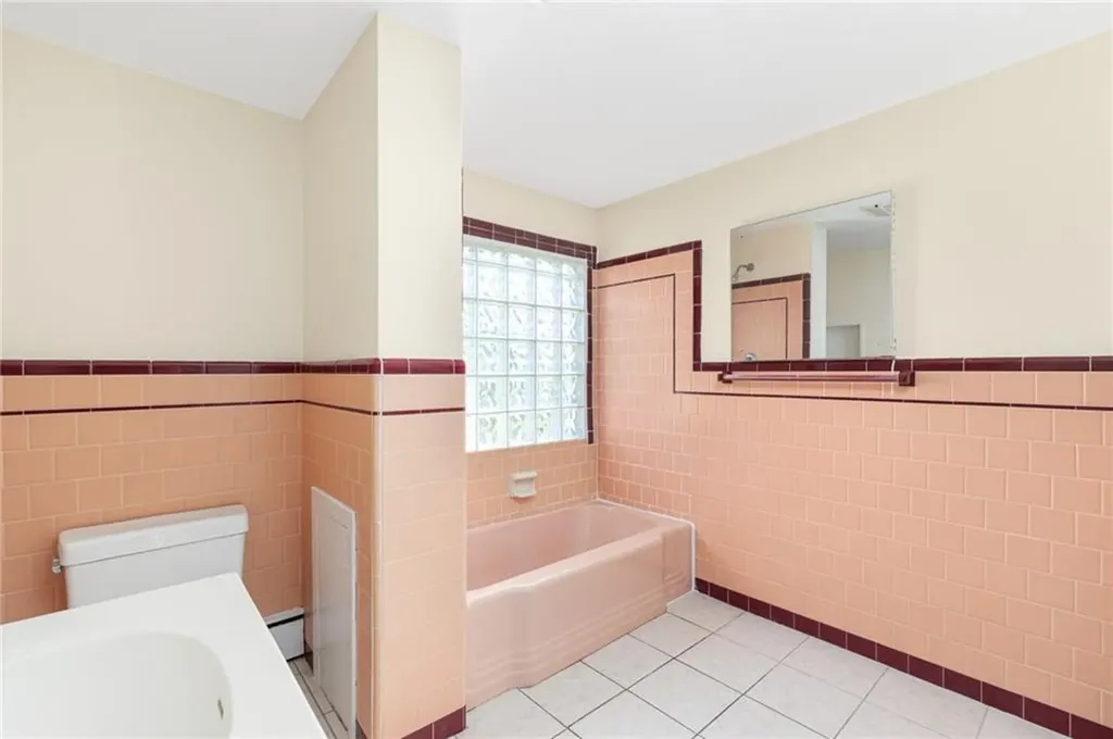 63 Briarcliff Avenue Warwick RI 02889
