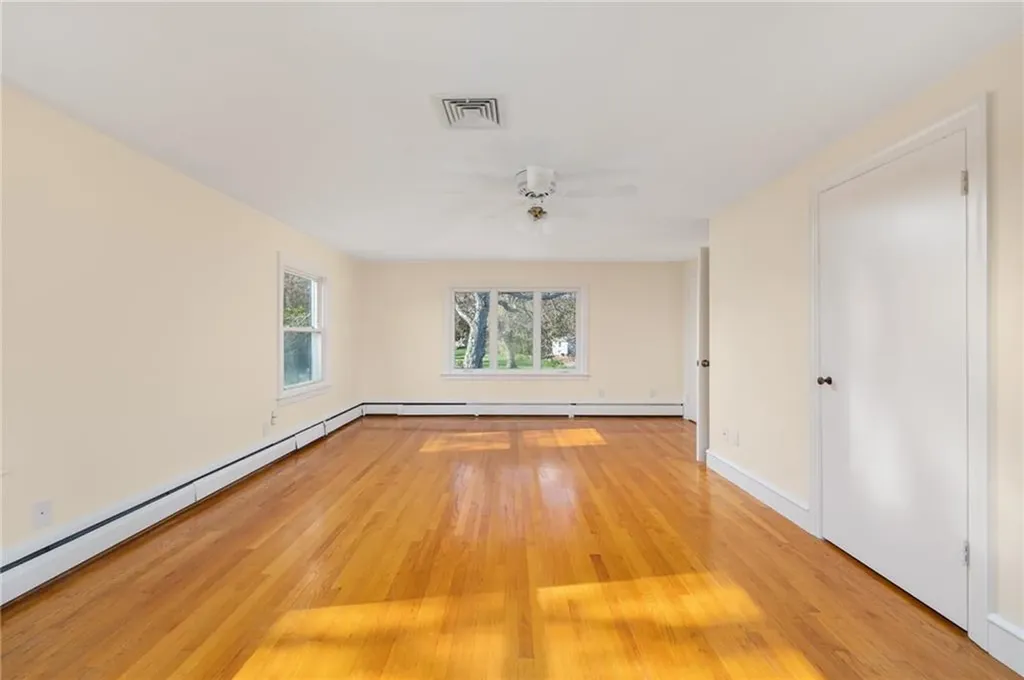 63 Briarcliff Avenue Warwick RI 02889