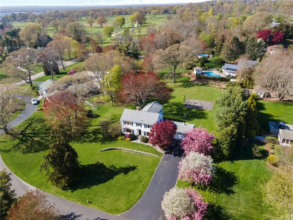 63 Briarcliff Avenue Warwick RI 02889
